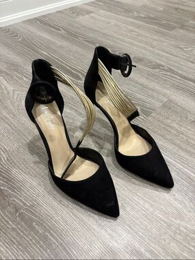 Lord & Taylor Black Pointed Toe Heels with Gold Accent